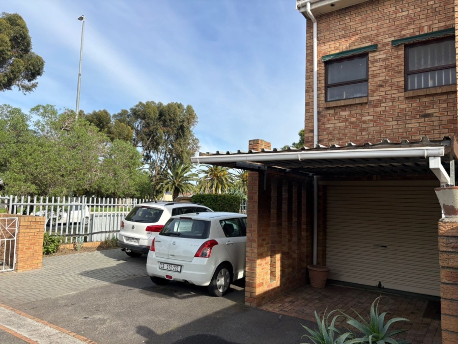 3 Bedroom Property for Sale in Table View Western Cape